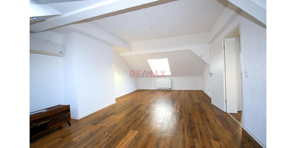 Dachgeschoßwohnung Ludwigshafen am Rhein - 3 Zimmer, 70 m&sup2;, 920&euro; | Angebot:24830724