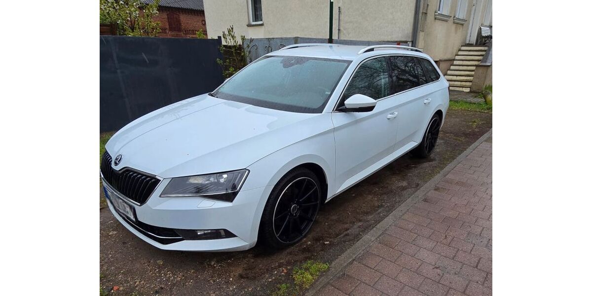 Skoda Superb 179.000 km 13.800 &euro; Panketal 16341