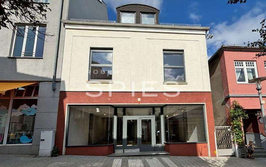 Einzelhandel in Bremen 2.000 € 164 m²