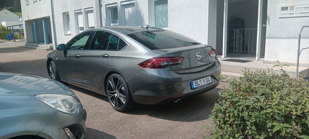 Opel Insignia 149.400 km 11.999 &euro; Albstadt 72458