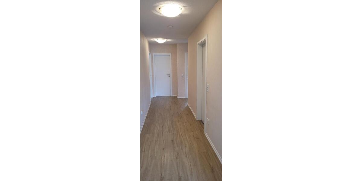 Dachgeschoßwohnung Bretten - 3 Zimmer, 102 m&sup2;, 1.070&euro; | Angebot:25044501