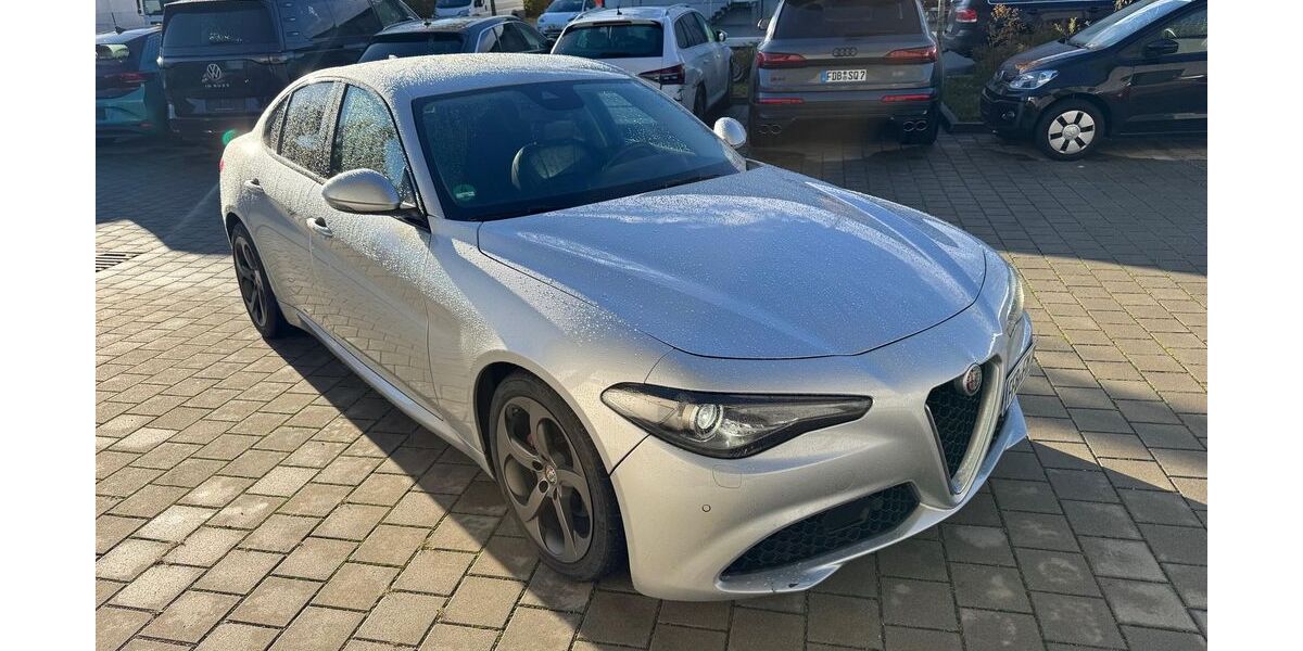 Alfa Romeo Giulia 121.000 km 14.950 &euro; Egenhofen OT Unterschweinbach 82281