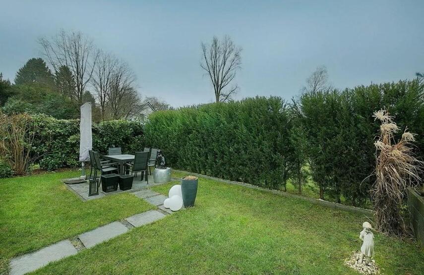 Exklusive Eigentumswohnung mit Garten und Terasse von Privat
