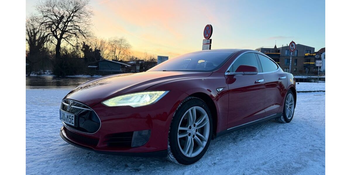Tesla Model S 194.000 km 17.999 &euro; Schwaan 18258