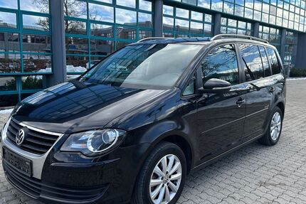 VW Touran 240.000 km 2.900 &euro; München 81827