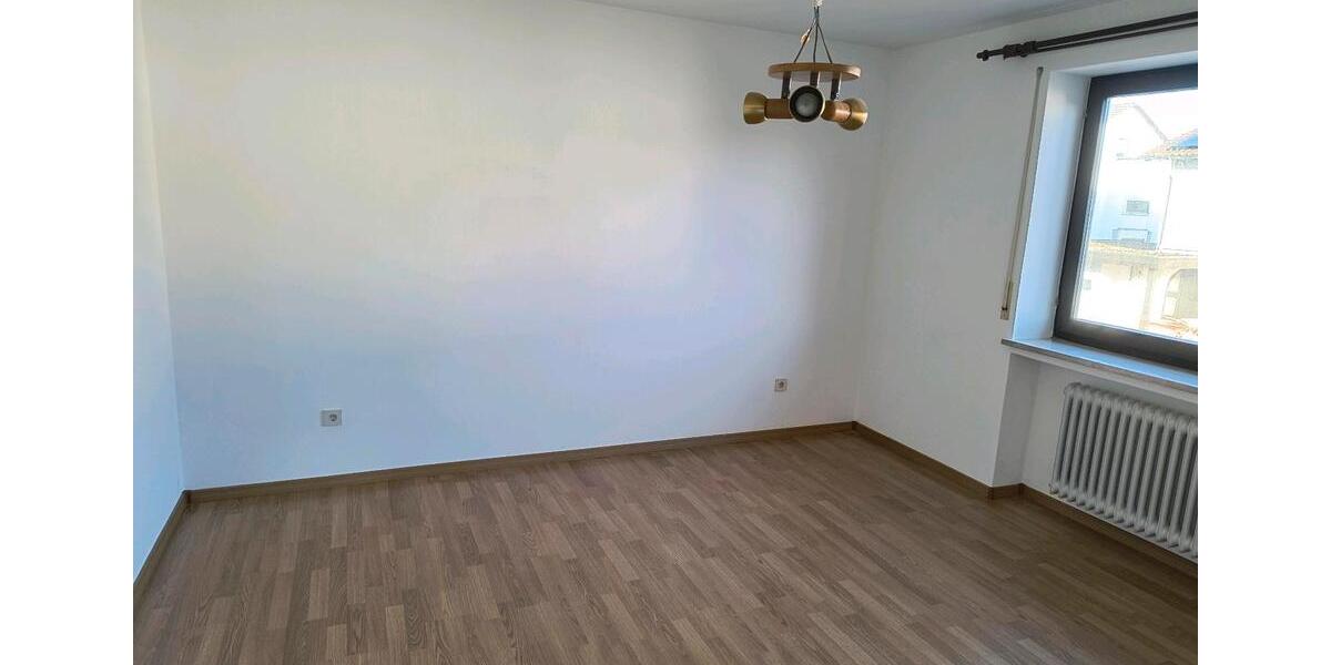 Doppelhaushälfte Straubing - 5 Zimmer, 160 m&sup2;, 1.350&euro; | Angebot:26163412