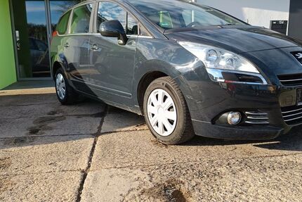 Peugeot 5008 167.000 km 2.899 &euro; Gera 07551