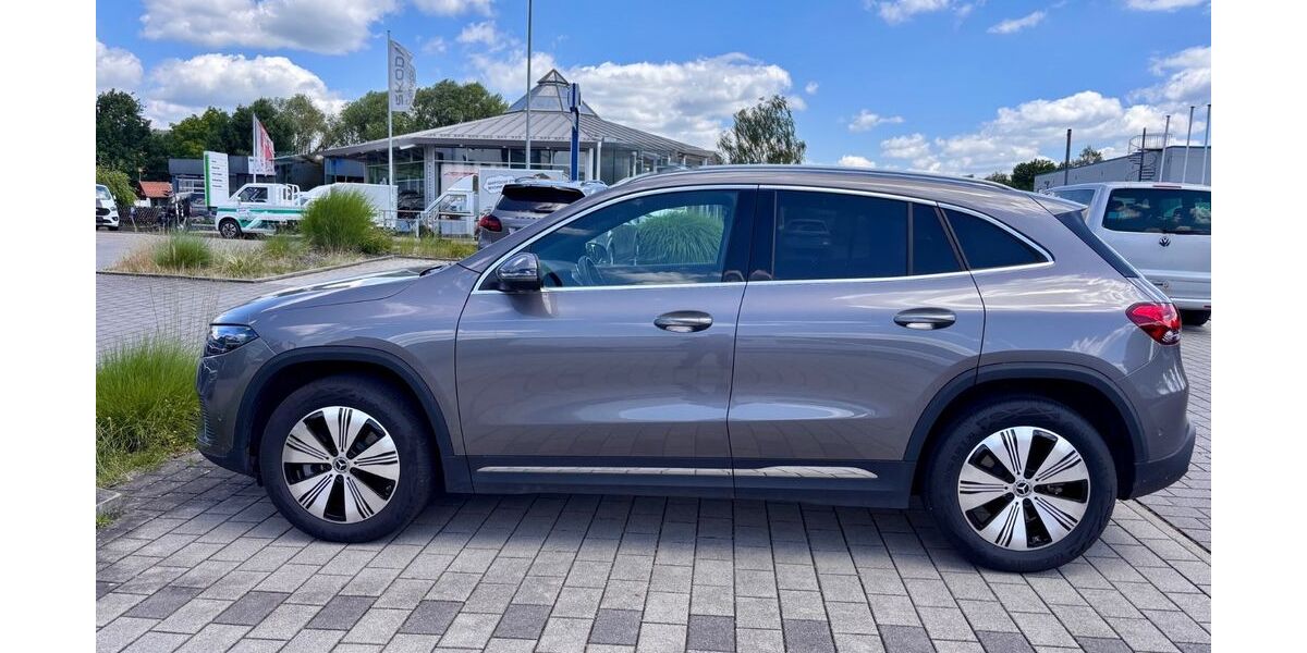 Mercedes-Benz EQA 19.000 km 37.990 &euro; München 80995