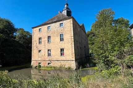 Haus Schmölln - 20 Zimmer, 2.800 m&sup2;, 1.200.000&euro; | Angebot:27180018