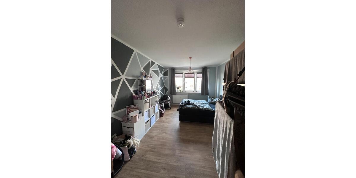 Etagenwohnung Saalfeld (Saale) - 3 Zimmer, 58 m&sup2;, 530&euro; | Angebot:25512325