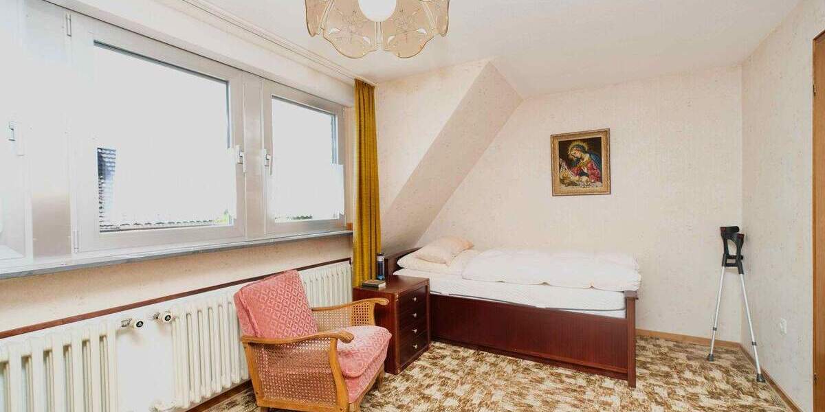 Familienfreundlich wohnen auf großem Grundstück in Reuschenberg 5 zimmer