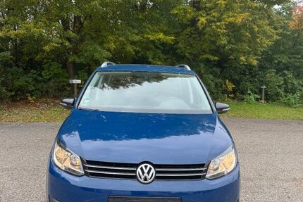 VW Touran 216.000 km 7.700 € Manching 85077
