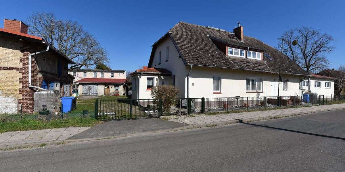 Einfamilienhaus Müncheberg - 10 Zimmer, 345 m&sup2;, 350.000&euro; | Angebot:24973293