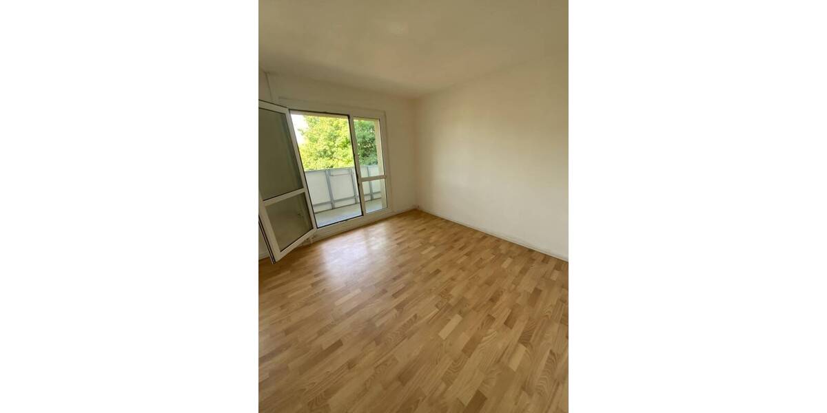 Etagenwohnung Dessau-Roßlau Innenstadt - 3 Zimmer, 57 m&sup2;, 375&euro; | Angebot:26833408