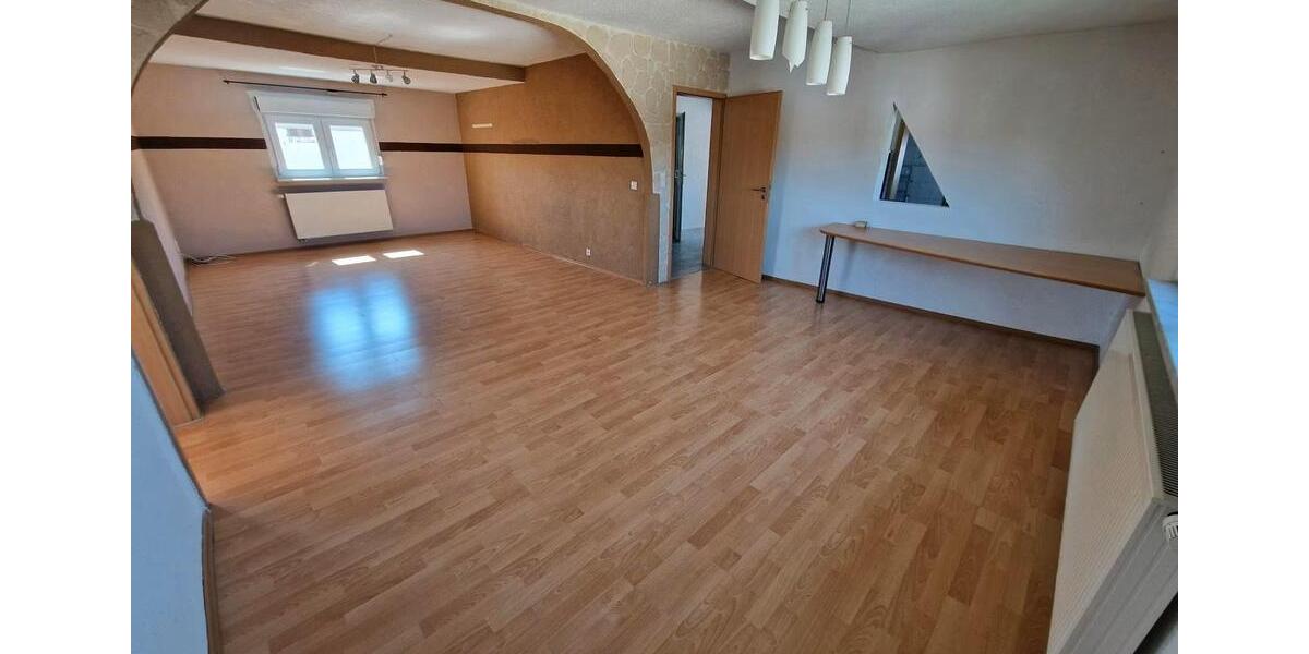 Etagenwohnung Bretten - 4 Zimmer, 95 m&sup2;, 950&euro; | Angebot:26677331