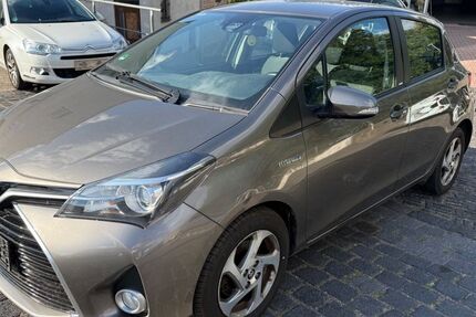 Toyota Yaris 61.337 km 8.499 &euro; Eisleben 06295
