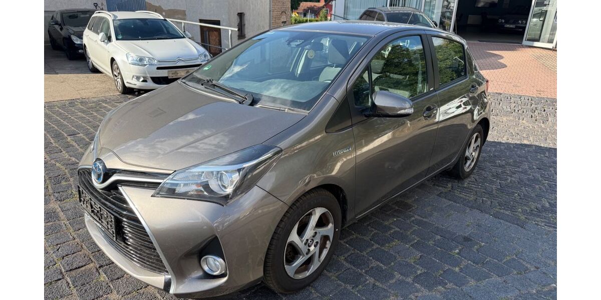 Toyota Yaris 61.337 km 8.999 &euro; Eisleben 06295