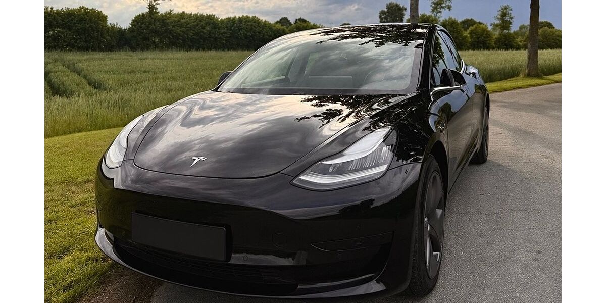 Tesla Model 3 61.000 km 21.200 &euro; Osdorf 24251