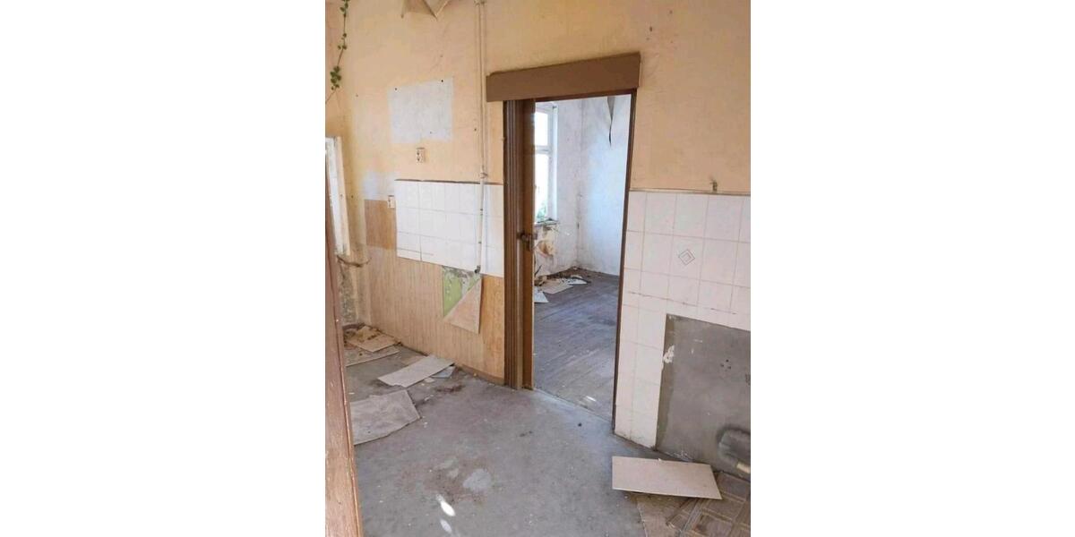 Mehrfamilienhaus, Wohnhaus Burg - 10 Zimmer, 212 m&sup2;, 60.000&euro; | Angebot:26512029