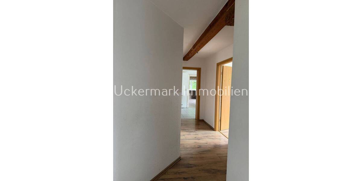 Einfamilienhaus Woldegk Bredenfelde - 8 Zimmer, 220 m&sup2;, 369.000&euro; | Angebot:26788101