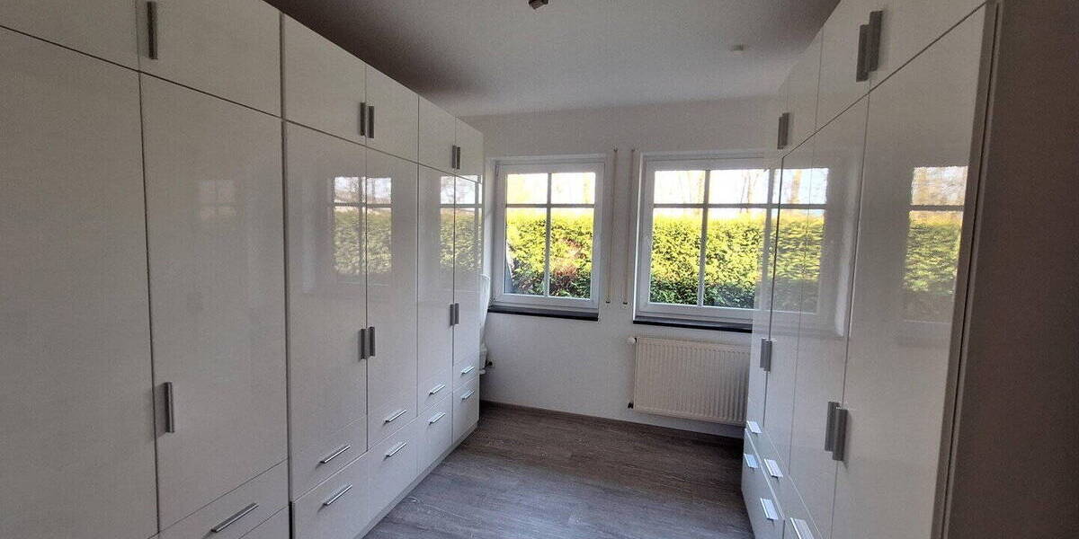 Einfamilienhaus Dersum - 7 Zimmer, 283 m&sup2;, 523.000&euro; | Angebot:26211160