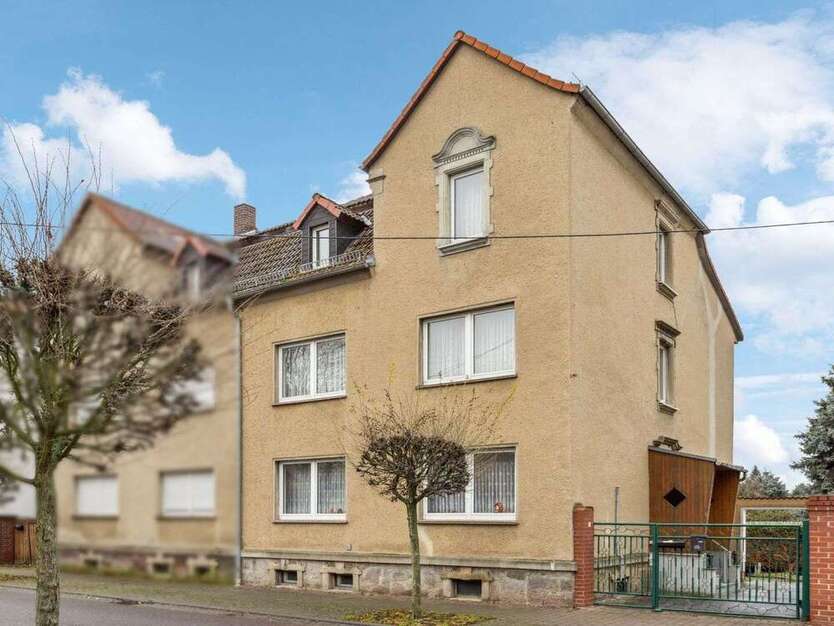 Haus zum Kaufen in Rötha 250.000 € 183.3 m²