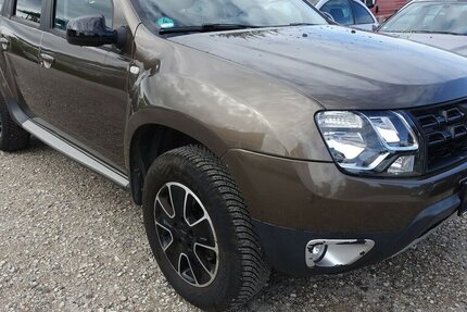 Dacia Duster Black Shadow 4x2 Navi Kamera Sitzheizung 90.400 km 8.950 &euro; Neumarkt/OPf 92318