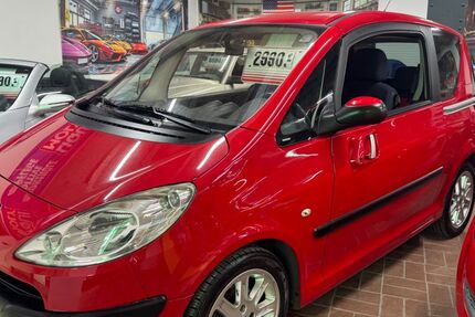 Peugeot 1007 121.000 km 2.990 &euro; Oberhausen 46149