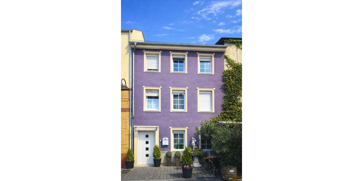 Kernsaniertes Reihenhaus mit 10-Jahres-Mietvertrag & Staffelmiete 6 zimmer