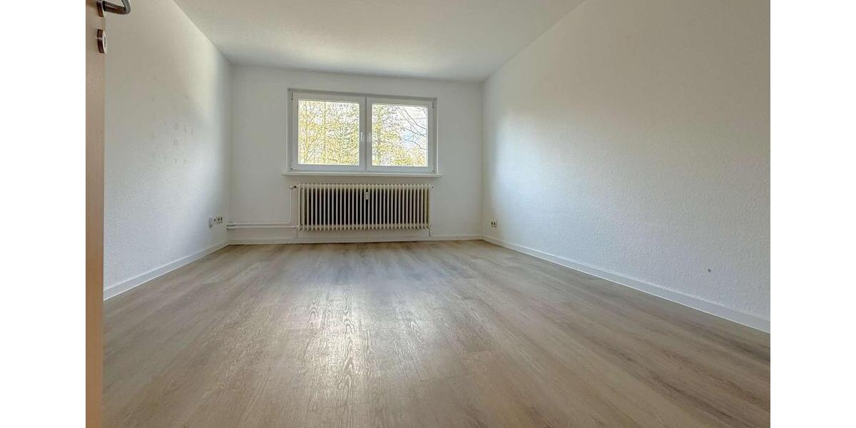 Dachgeschoßwohnung Wilhelmshaven Altengroden - 3 Zimmer, 60 m&sup2;, 400&euro; | Angebot:26090066