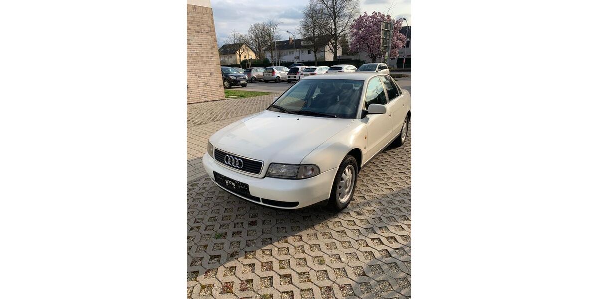 Audi A4 180.000 km 3.000 &euro; Emmendingen 79312