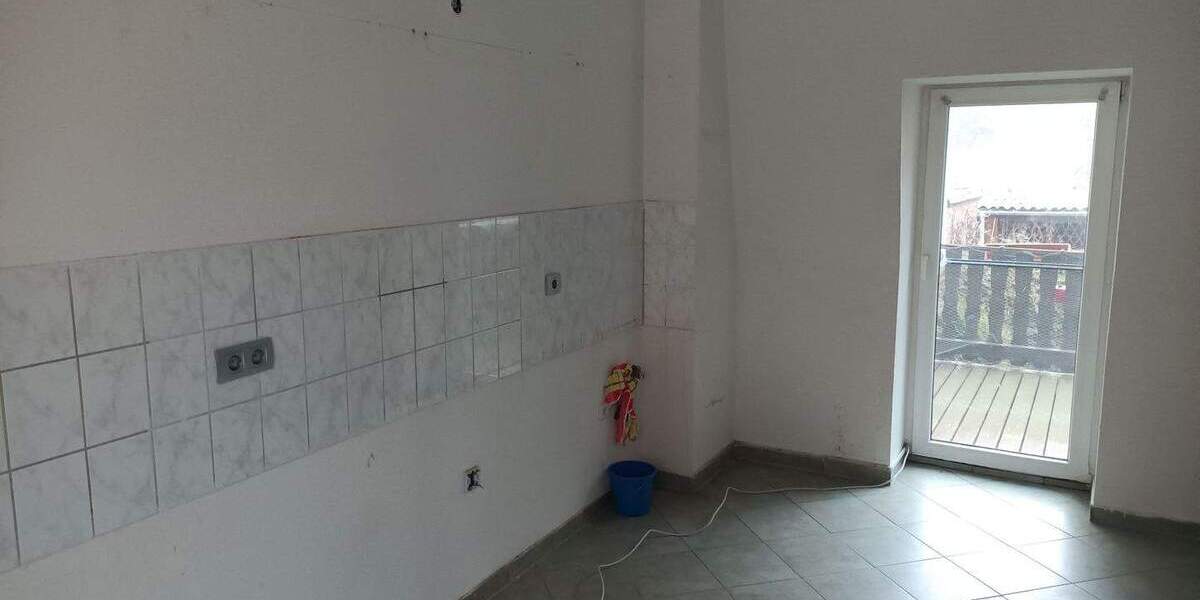 Reihenmittelhaus Meerane - 3 Zimmer, 82 m&sup2;, 399&euro; | Angebot:25279135