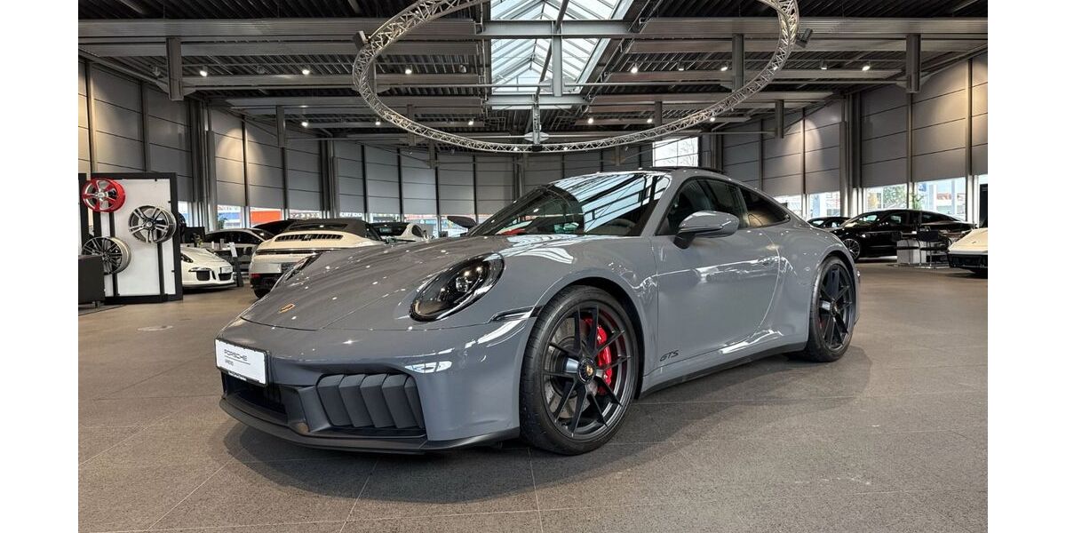 Porsche 992 8.600 km 169.890 &euro; Paderborn 33100