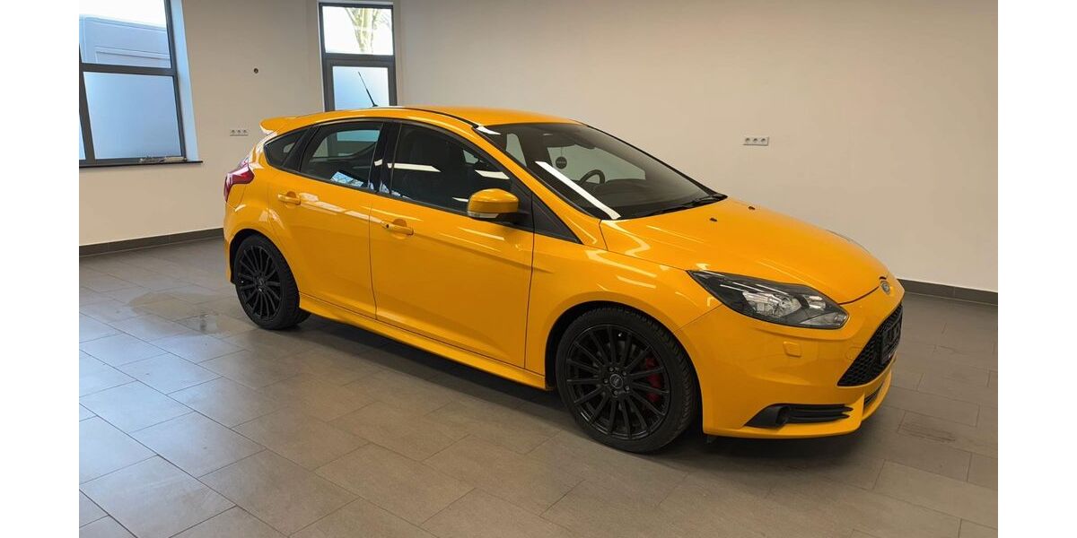 Ford Focus 78.000 km 15.900 &euro; Kranenburg 47559