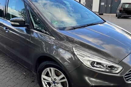 Ford Galaxy 98.190 km 22.000 &euro; Hennigsdorf 16761
