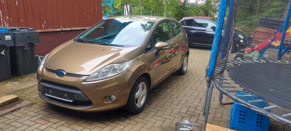 Ford Fiesta 99.500 km 3.800 &euro; Goslar 38642