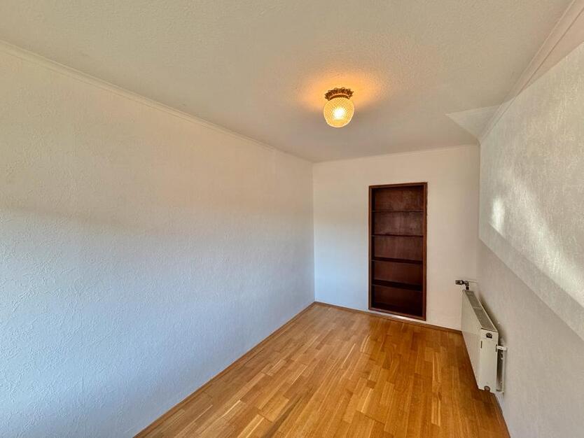 5-Zimmer Haus mit Garten - 15 min zum Hbf Köln zimmer