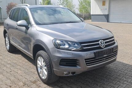 VW Touareg 195.000 km 12.699 € Düsseldorf 40223