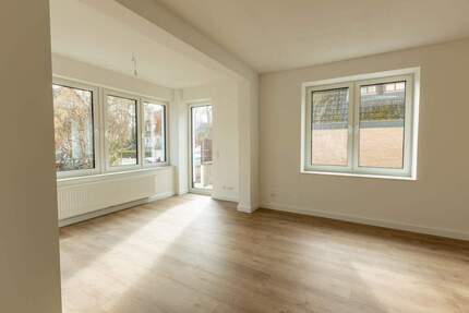 Helle 4-Zimmer-Wohnung mit kleinem Garten und Stellplatz – Erstbezug nach Sanierung