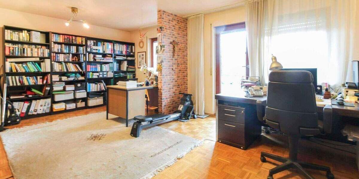 Perfektes Zuhause für Familien: Großzügiges Haus mit Balkon, Terrasse, Garten und zwei Garagen 4 zimmer