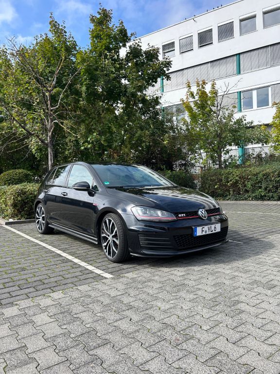 VW Golf 125.000 km 16.250 € Frankfurt 60438