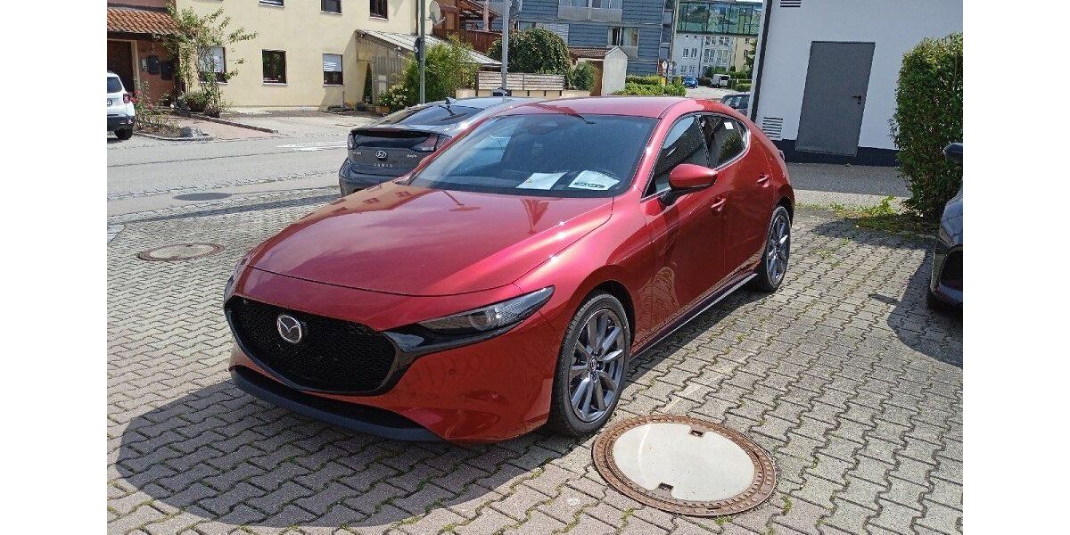 Mazda 3 2.374 km 28.499 &euro; Traunstein 83278