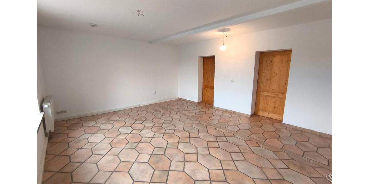 Etagenwohnung Oelsnitz (Vogtland) - 3 Zimmer, 71 m&sup2;, 450&euro; | Angebot:26632842