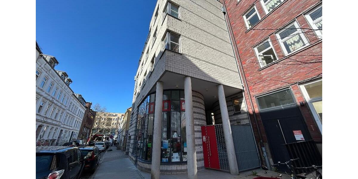 Einmaliges Penthouse in Toplage mitten in Ottensen mit großzügiger Sonnenterrasse, neu möbliert 2 zimmer