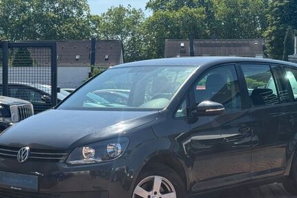 VW Touran 123.000 km 9.890 &euro; Oberhausen 46049