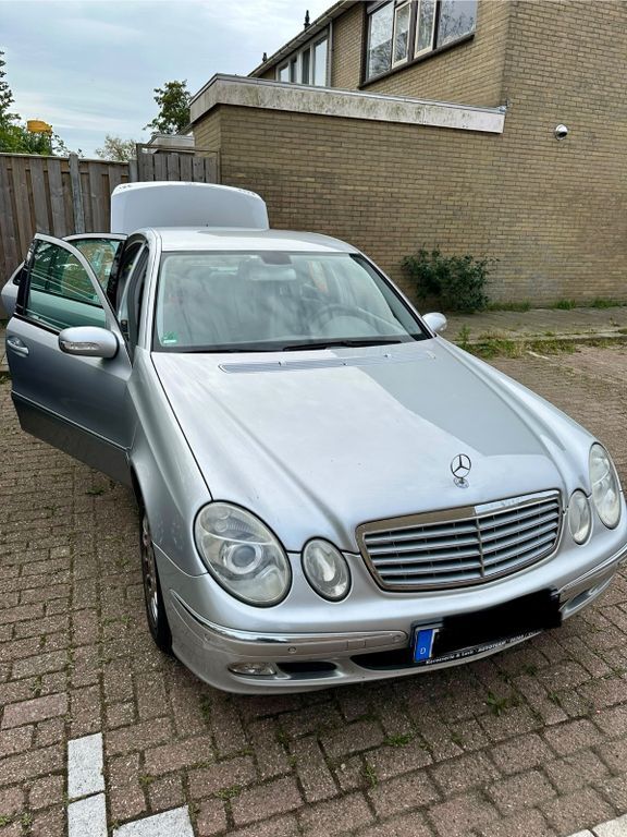 Mercedes-Benz E 220 189.000 km 6.490 € Elzach 79215
