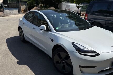 Tesla Model 3 74.000 km 22.999 &euro; Aachen 52062