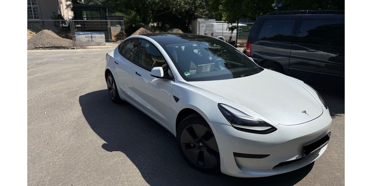 Tesla Model 3 74.000 km 22.999 &euro; Aachen 52062