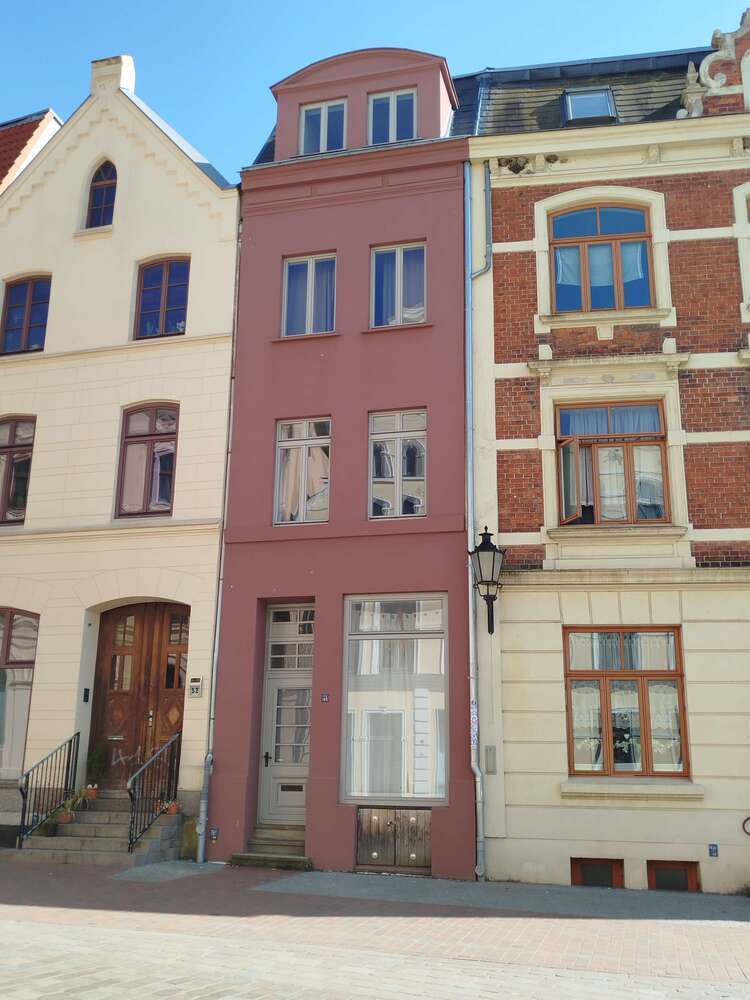 Haus zum Mieten in Wismar 1.000 € 100 m²