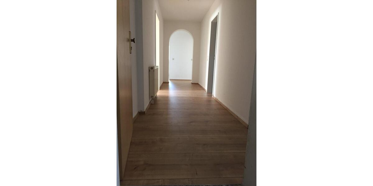 Etagenwohnung Bad Krozingen - 3 Zimmer, 80 m&sup2;, 1.090&euro; | Angebot:25569337